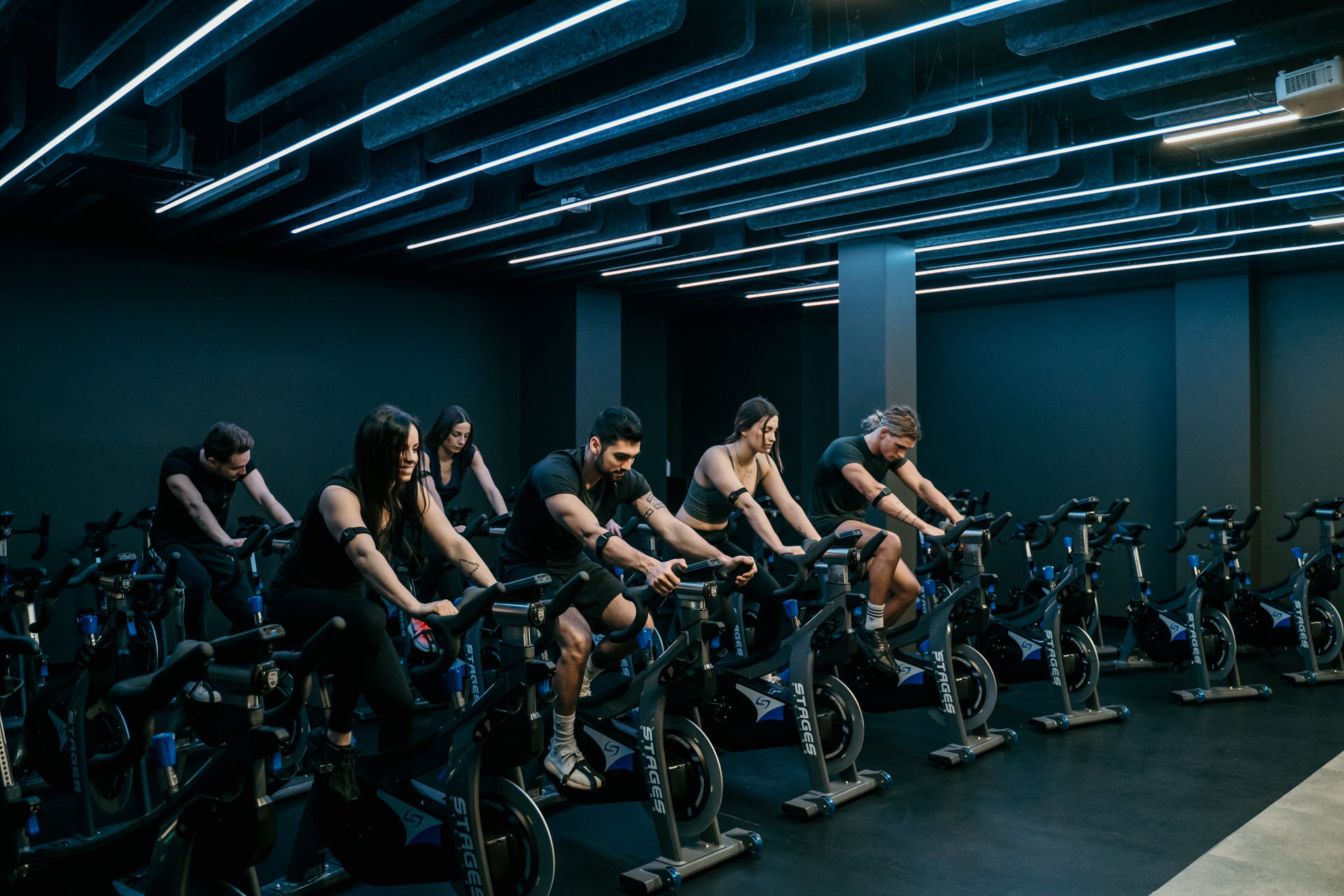 Uptivo Indoor Biking copia.jpg